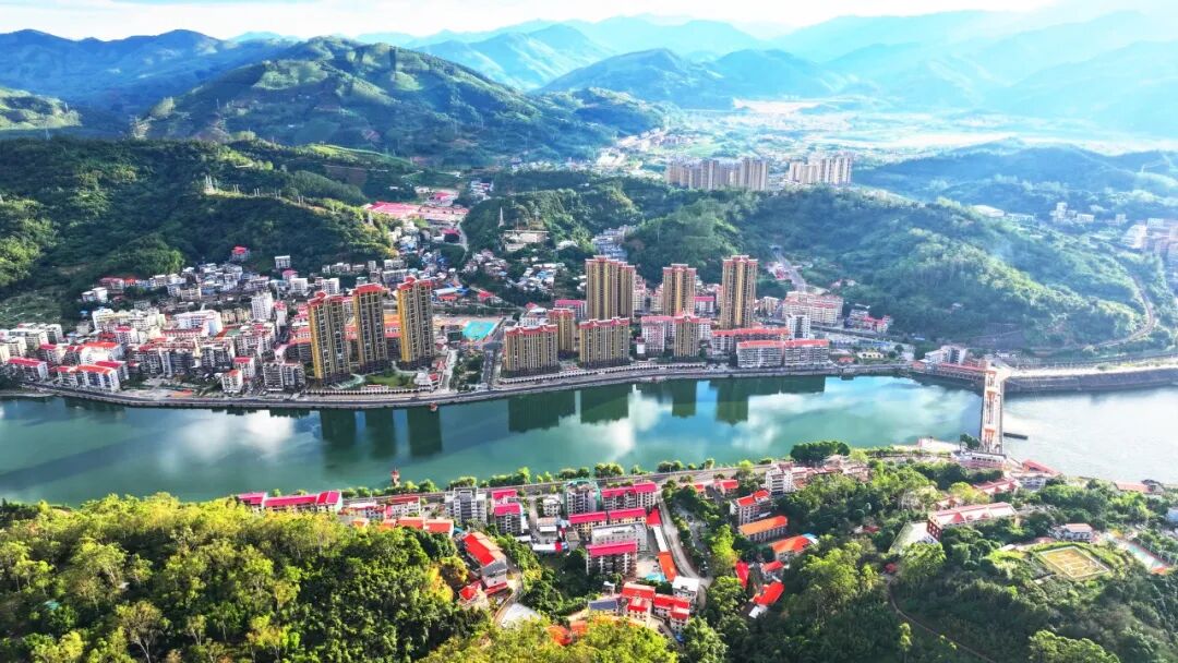 华安：幸福藏在山水间