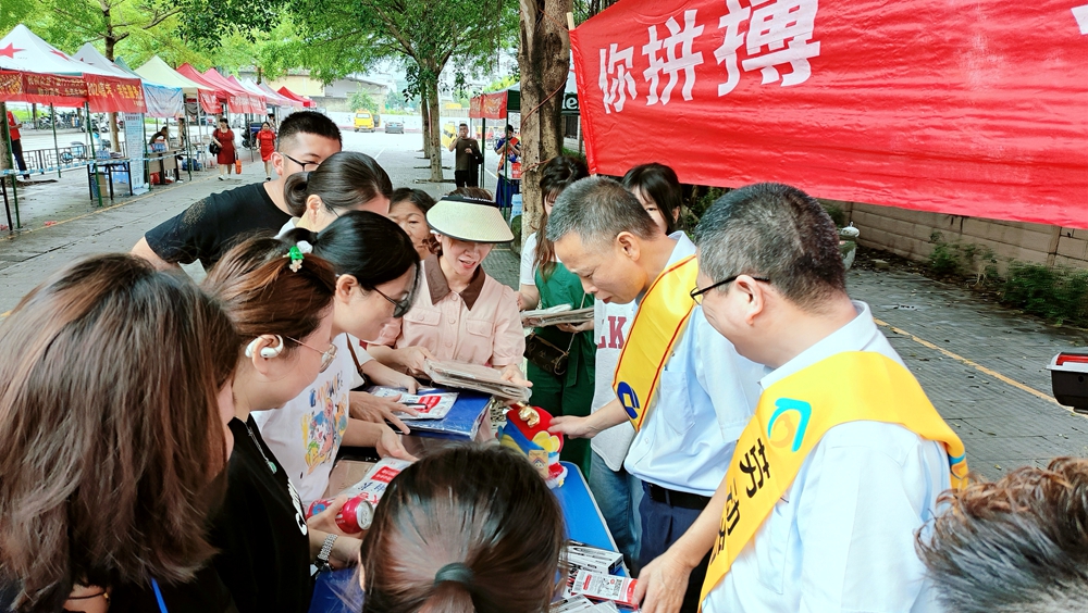 执笔绘青春 港湾递温情——建行漳州分行暖心护航中高考逐梦路