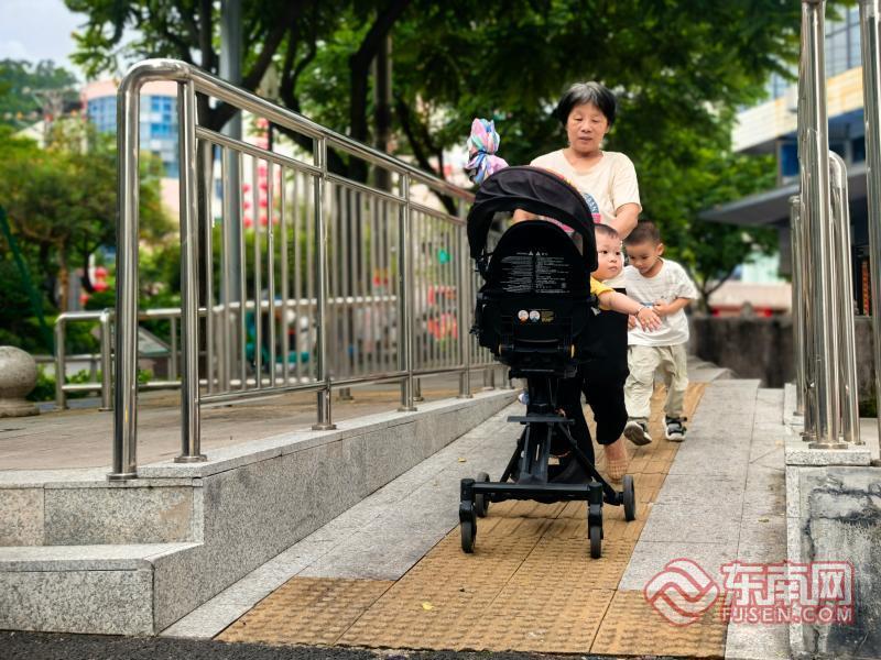 把民生关怀铺在脚下——三明海绵城市建设里的无障碍温度