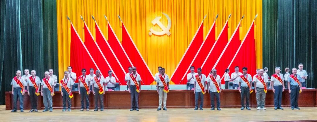 纪念章.jpg