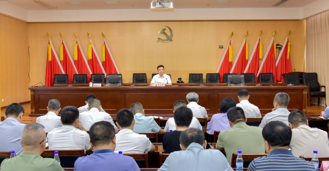 德化县县长吴志朴讲授树立和践行正确政绩观学习教育专题党课