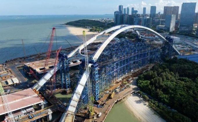 刷新世界纪录！厦金大桥完成万吨级钢拱肋高空精准合龙
