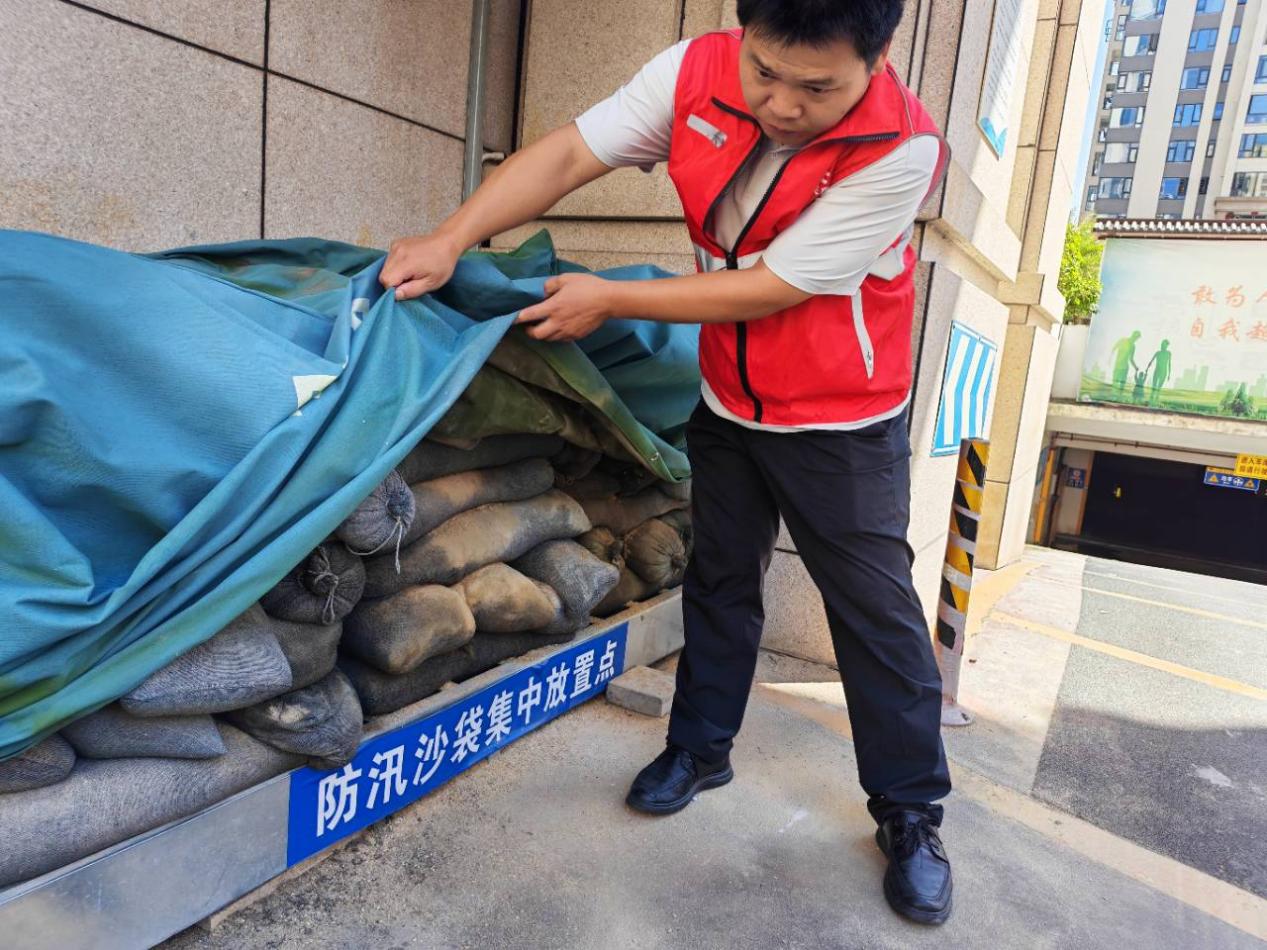 人保财险泉州市分公司：热浪中的“防台哨兵”