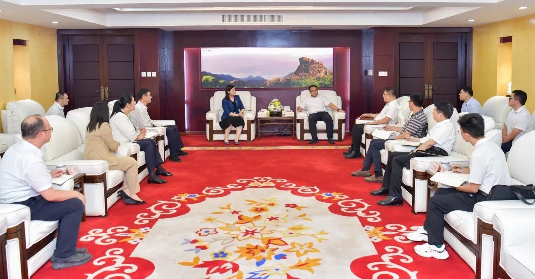 德化县委书记方俊钦会见中国银行福建省分行党委书记、行长王晓卓一行
