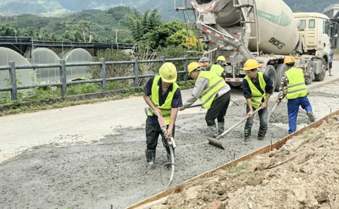华安：多村道提质又提速