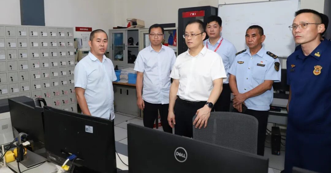 丰泽区委区政府主要领导“四不两直”检查安全生产工作