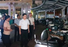 洛江區委副書記、代區長洪金城督導住宅小區安全隱患排查整治工作