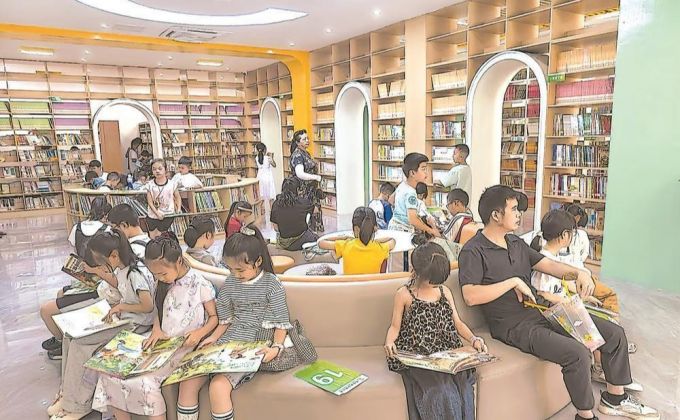 “以前催着才翻书，现在催我陪打卡” 光泽打开校门，让阅读从校园向社会延伸