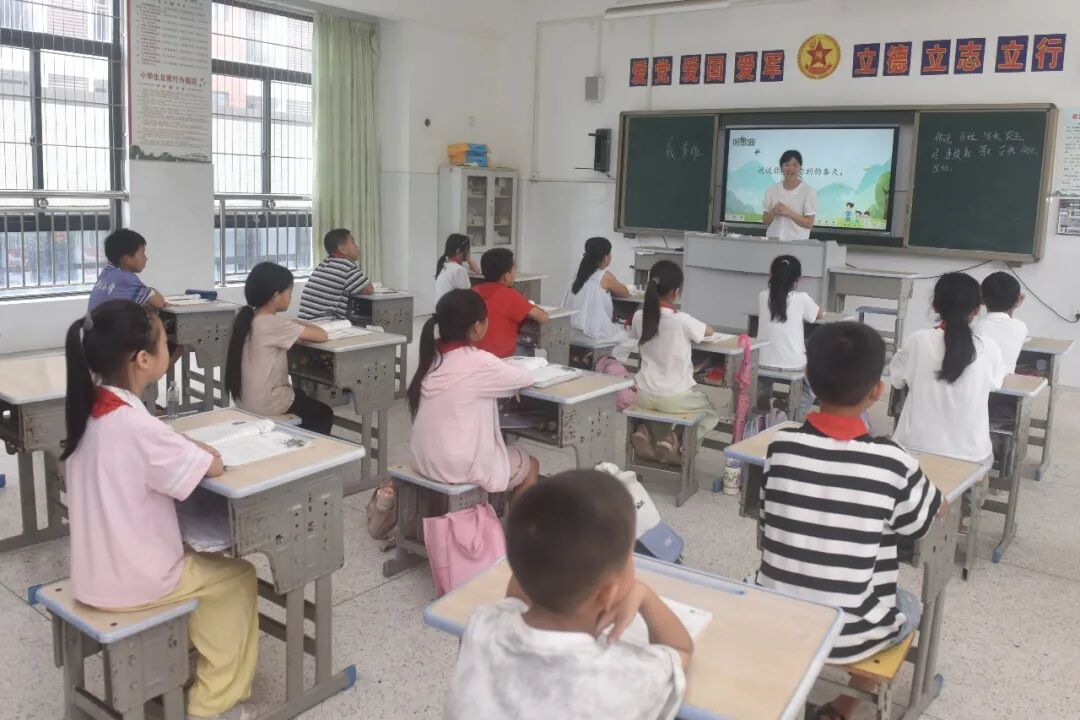 15只“雏燕”进城记——一场托举“落单”童年的教育实践