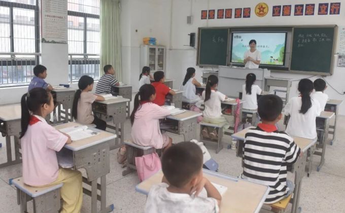 15只“雏燕”进城记——一场托举“落单”童年的教育实践