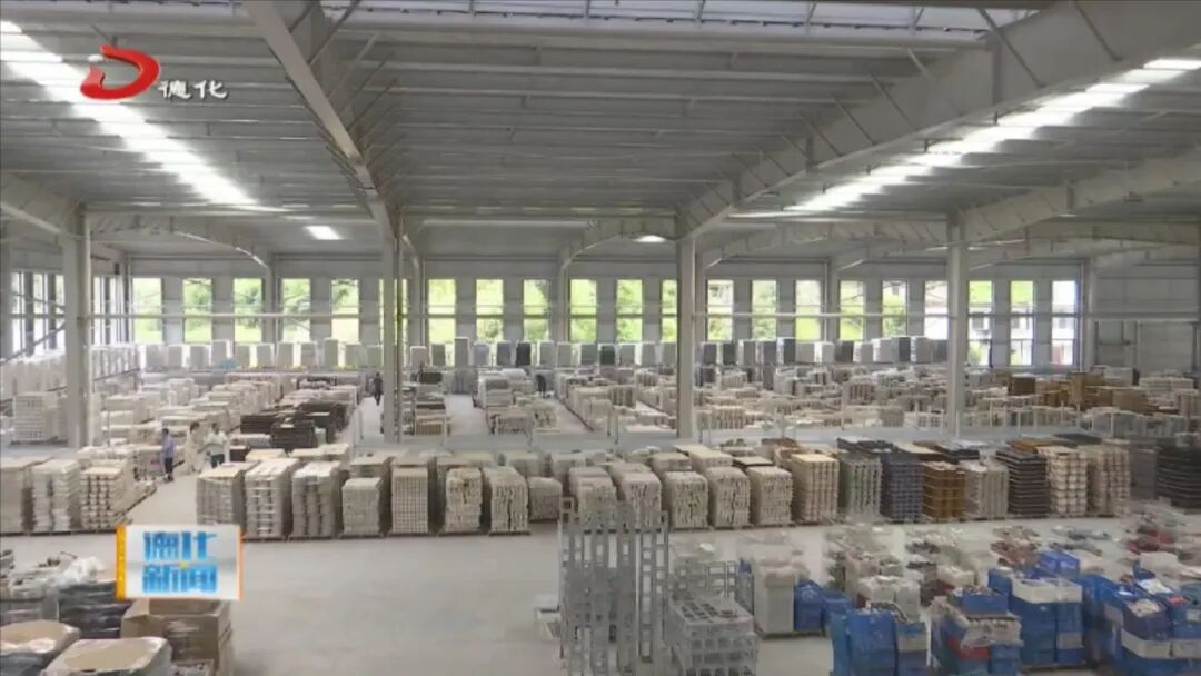 德化陶瓷仓储式奥特莱斯走红 陆升直销中心月销30万件