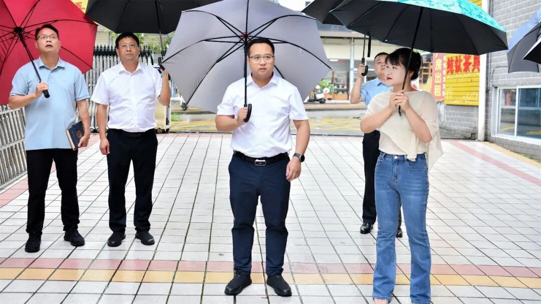 德化县委书记方俊钦到浔中镇检查安全生产隐患排查、整治情况部署及进展工作