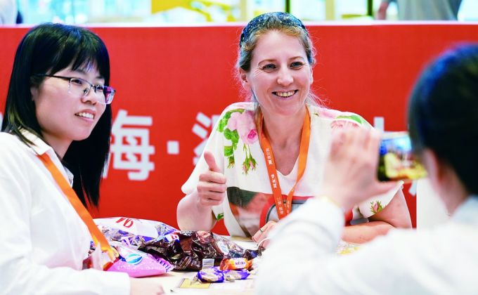 意向订单翻倍  食交会次日迎来“签约潮”