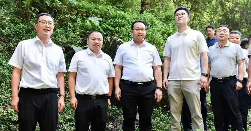 德化县委书记方俊钦调研两岸茶文化交流合作、乡村振兴及矿业安全生产工作