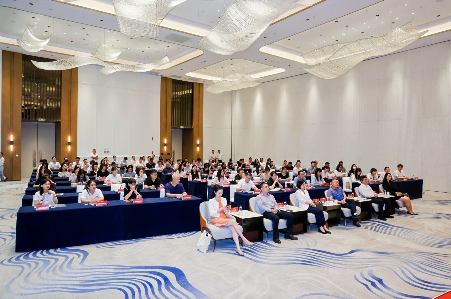 泉州市成功举办“泉州创投日暨泉州市民营企业汇率避险交流会”