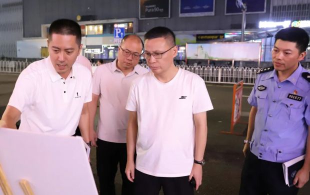 豐澤區委主要領導調研夜市秩序管理工作