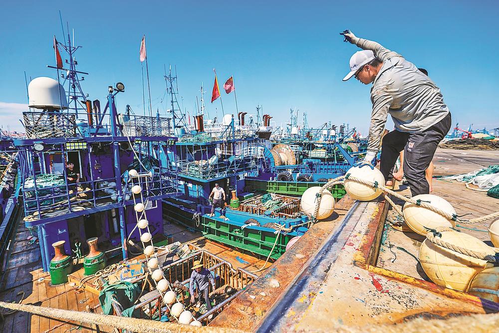 泉州石狮：开渔日渐近 渔民有条不紊地做好各项出海准备工作