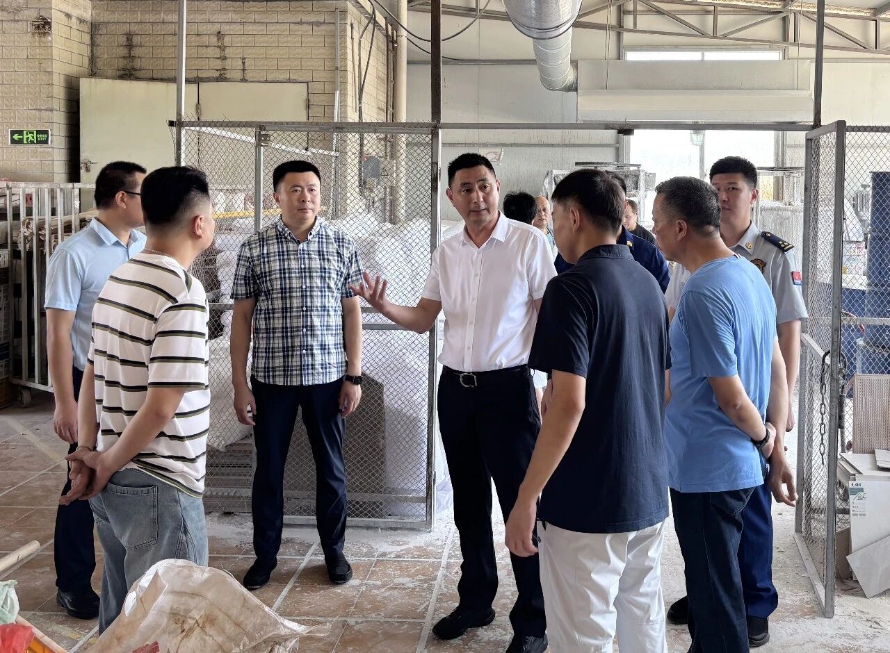 更好统筹发展和安全 │ 洛江区领导带队督导企业火灾隐患整改及违章搭盖整治工作