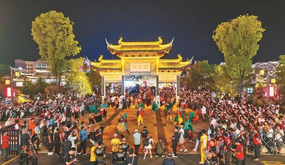 龍巖連城：非遺奇妙夜點亮夏夜 兩岸同心燃動暑期文旅熱