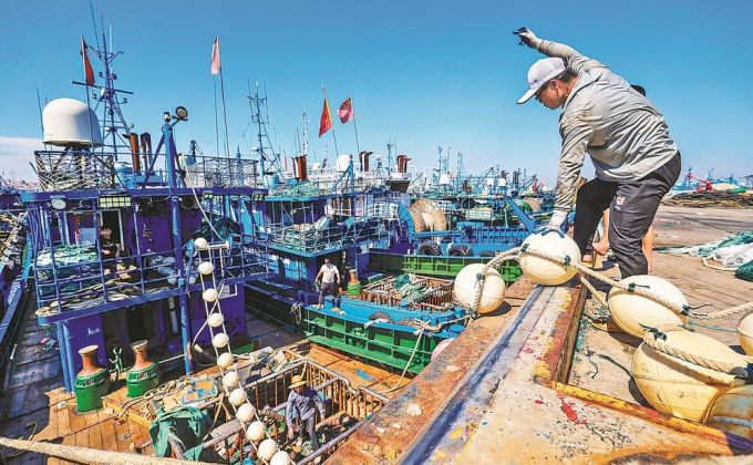 泉州石狮：开渔日渐近 渔民有条不紊地做好各项出海准备工作