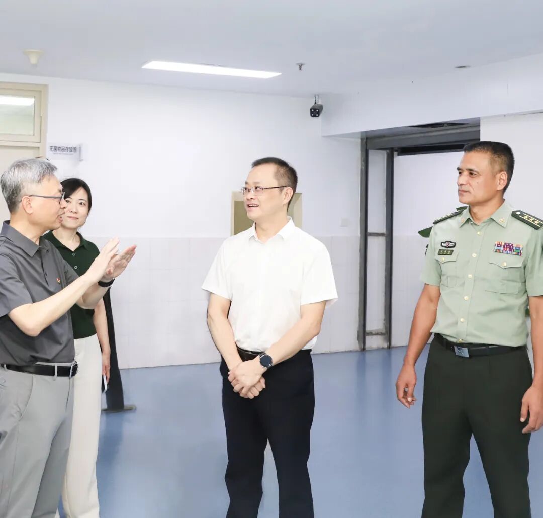 丰泽区政府主要领导检查下半年征兵体检工作