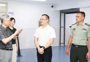 豐澤區(qū)政府主要領(lǐng)導(dǎo)檢查下半年征兵體檢工作