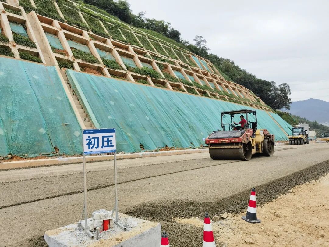 泉州洛江万虹路改造冲刺攻坚 铺就城乡融合“快车道”