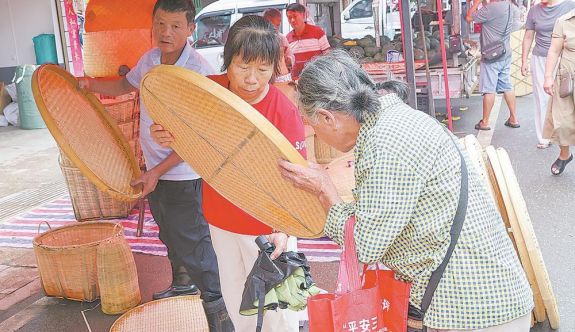 武夷山市興田鎮傳統民間集市柴頭會