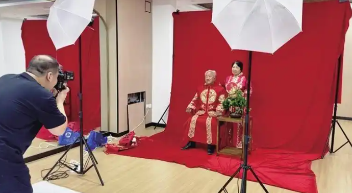 刘桂珍、武振邦补拍婚纱照