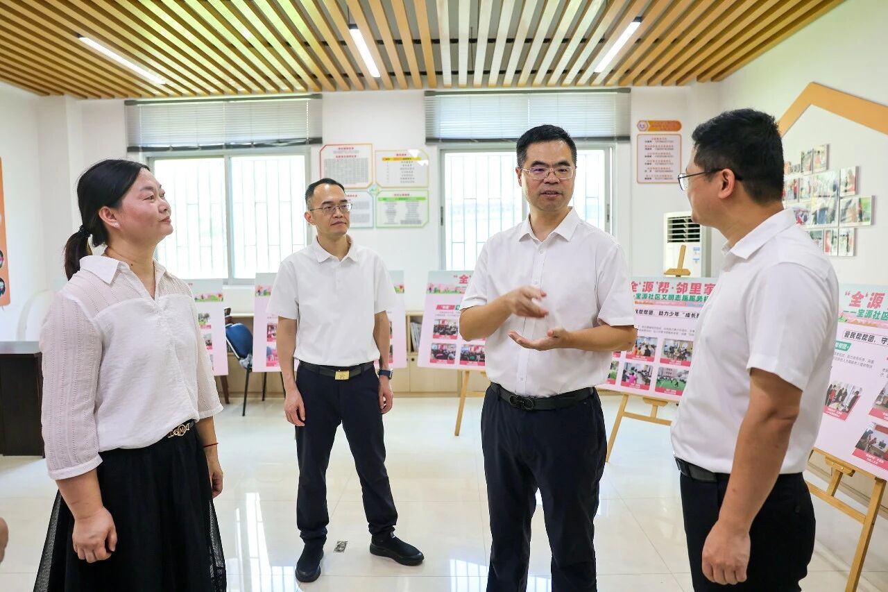 石狮市领导调研基层党建和社会工作
