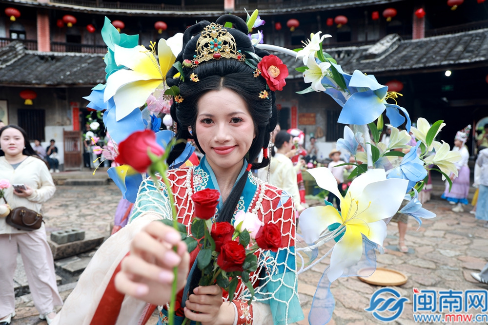 华安：七夕土楼遇良缘“仙境遇佳期 土楼奇妙游”圆满落幕