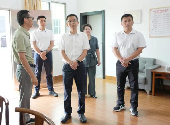 南靖县领导调研统战工作