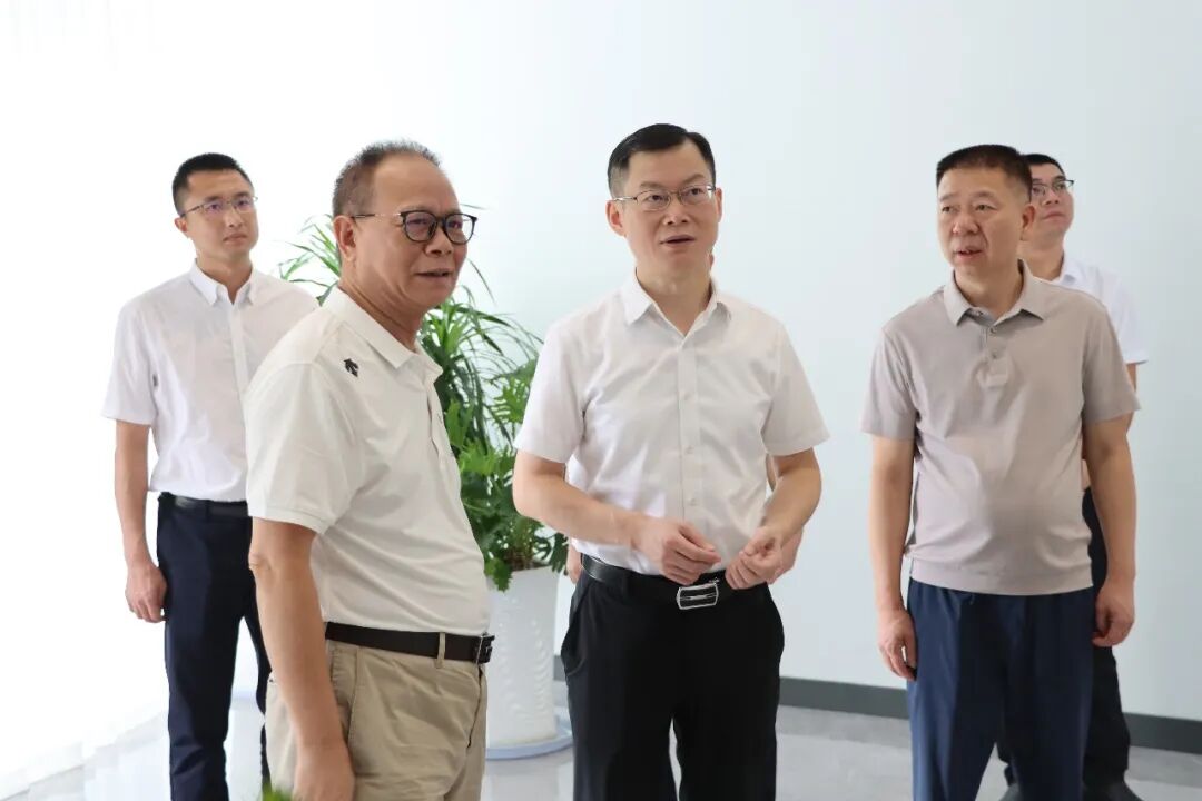擦亮酸茶名片 共拓产业新路 │ 洛江区委书记唐春晓带队走访泉州市茶业交流协会
