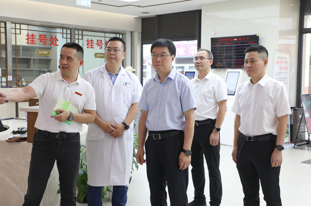 鲤城区领导调研区属医疗机构并看望慰问一线医务工作者
