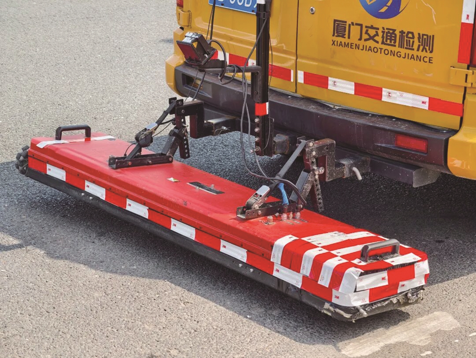 探地雷达给厦门道路做“CT”