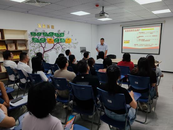 人保财险泉州台商投资区营销服务部开展消防宣传演练活动 筑牢消防安全“防护网”