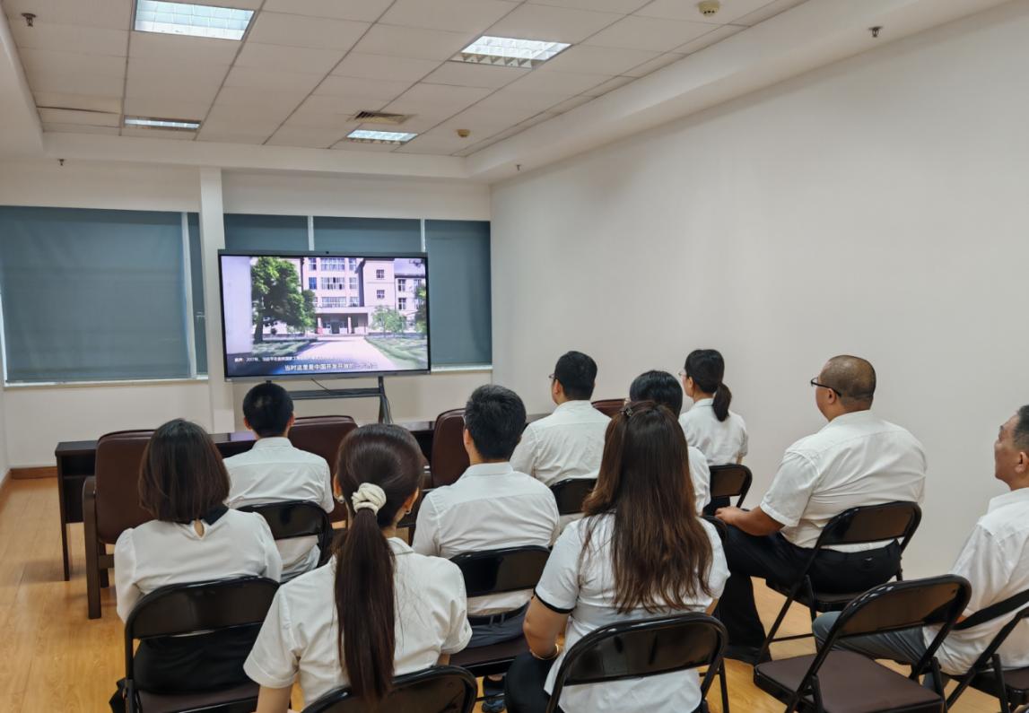 人保财险泉州江南营销服务部：学在闽金融论述 强党建业务担当