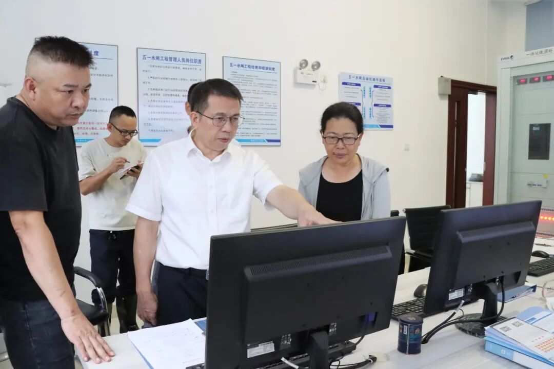 泉州台商区党工委主要领导检查防汛防台风工作