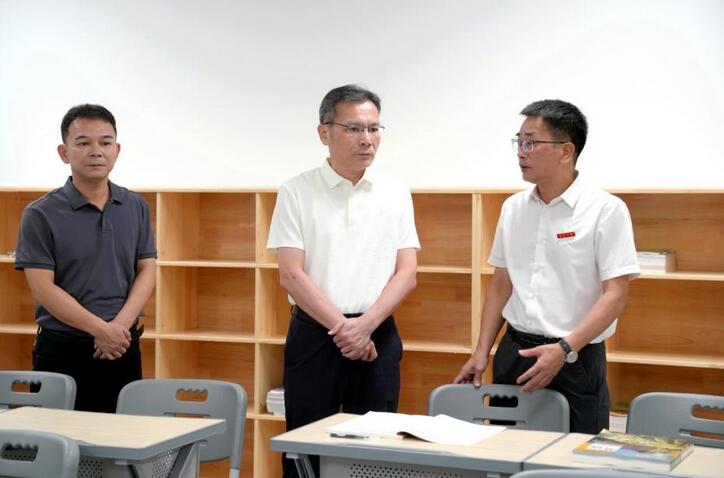 云霄县委书记调研教育重点项目建设并督导开学准备工作