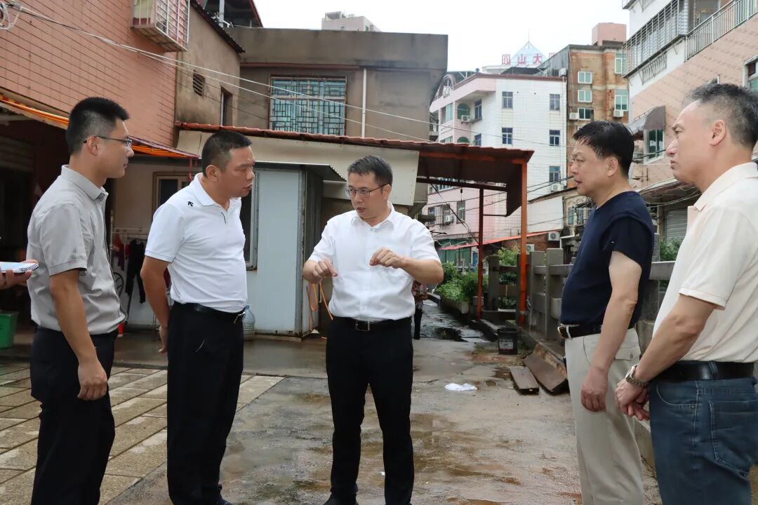 泉州台商区党工委主要领导带队检查内涝隐患点和防汛防台风工作