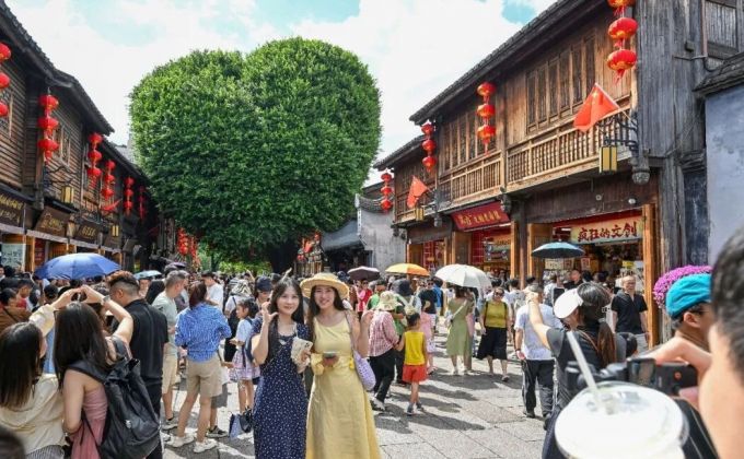 央媒看福建丨经济日报整版深度报道：文脉与潮流双向奔赴