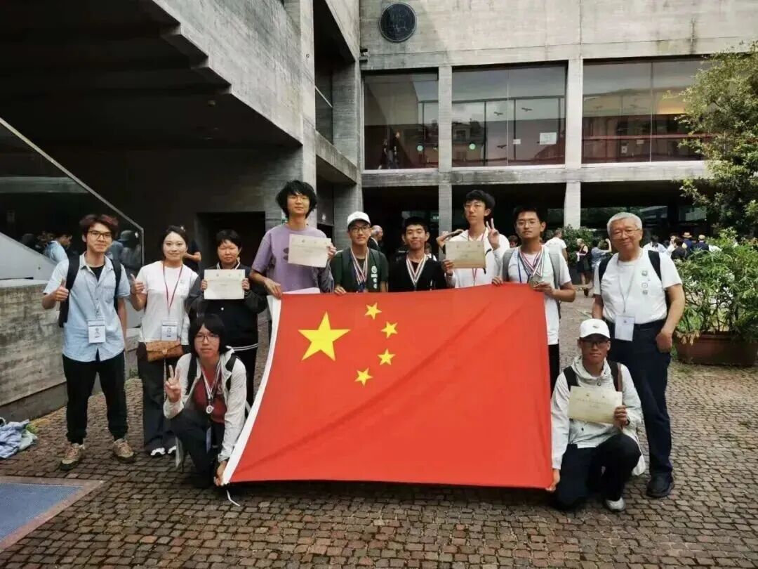 国际赛场摘双金 泉港教育结硕果