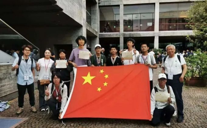国际赛场摘双金 泉港教育结硕果