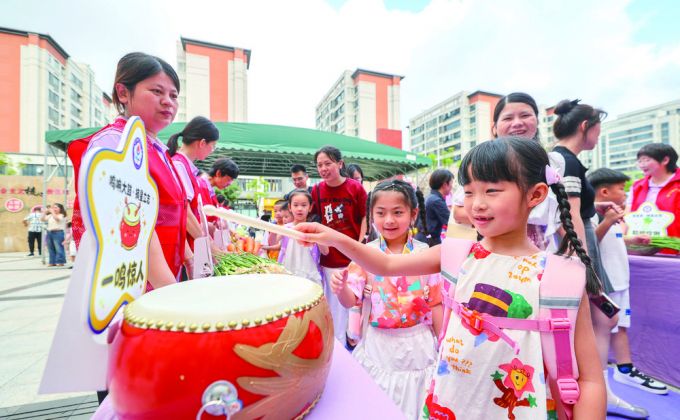 “今天,我们开学了！” 今秋晋江迎来2.4万名小学新生
