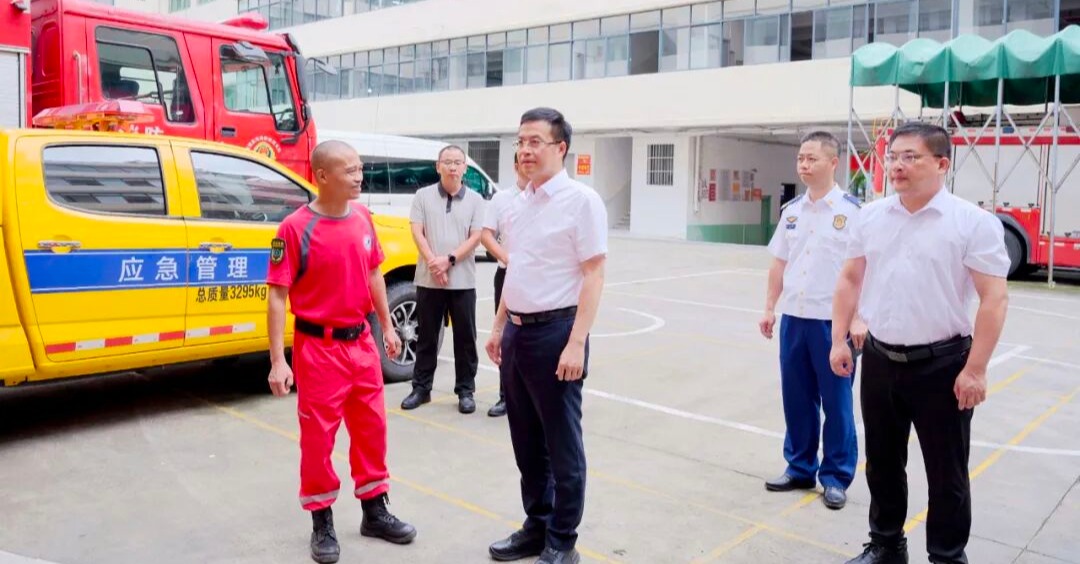 德化县县长吴志朴开展安全生产日检查并调研消防救援能力建设工作