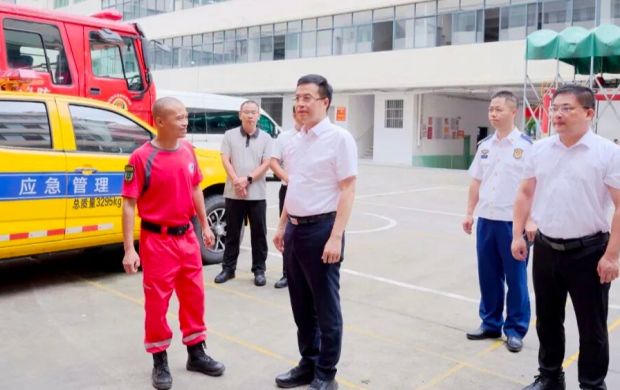 德化县县长吴志朴开展安全生产日检查并调研消防救援能力建设工作