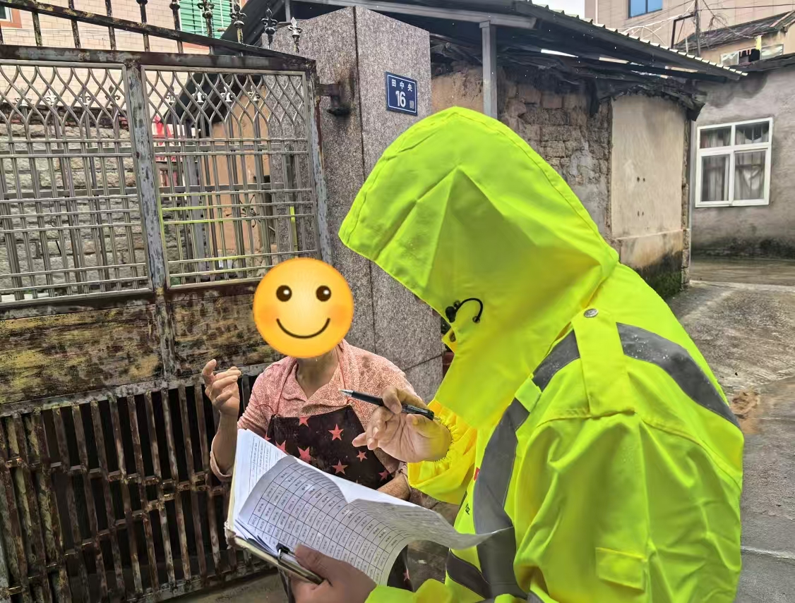 人保财险泉州洛江营销服务部：暴雨致涝不退岗 冲锋一线筑牢民生保险防线