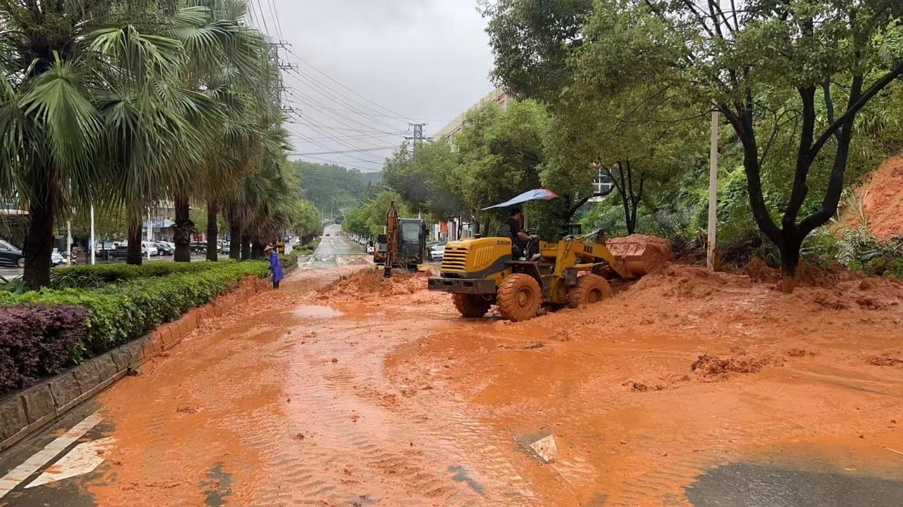 泉州德化：干群同心护平安 全力做好本轮强降雨防御工作
