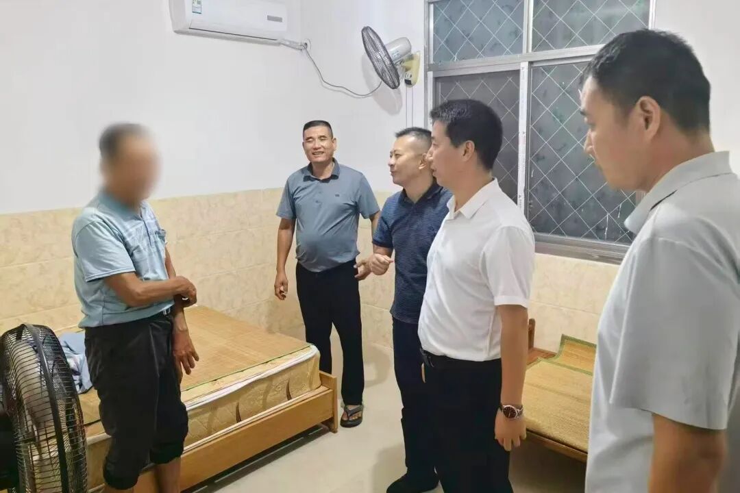 前亭镇县领导 (1)_副本.jpg