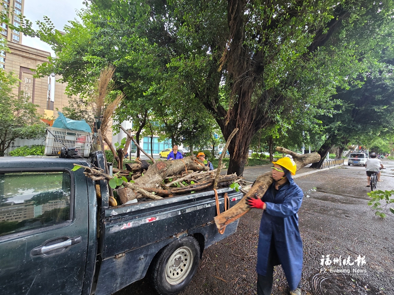 福州闻&ldquo;汛&rdquo;而动 风雨中显担当